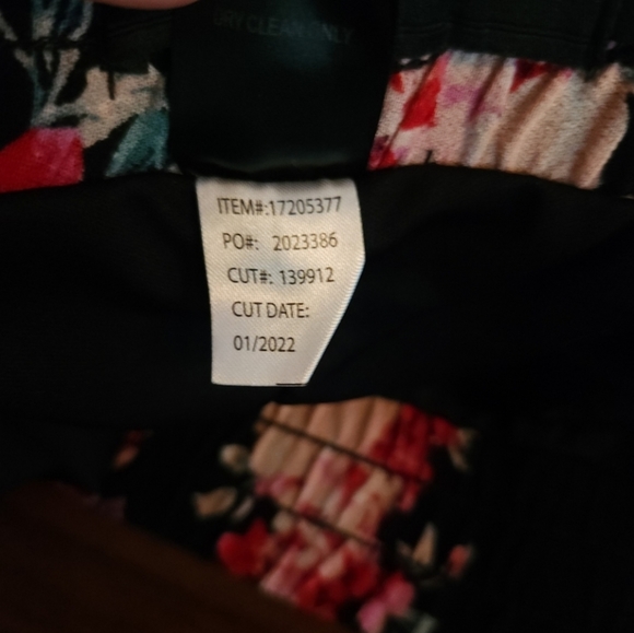 1Torrid Black Floral High-Rise Short with pockets size 3 - Picture 8 of 10